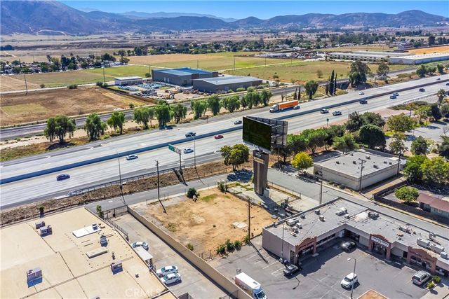 579 W Livingston, Banning, CA 92220
