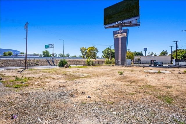 579 W Livingston, Banning, CA 92220