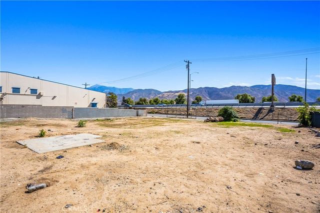 579 W Livingston, Banning, CA 92220