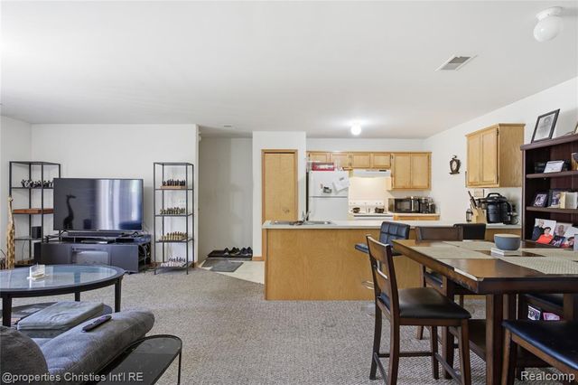 2136 Frazho Road, Warren, MI 48091