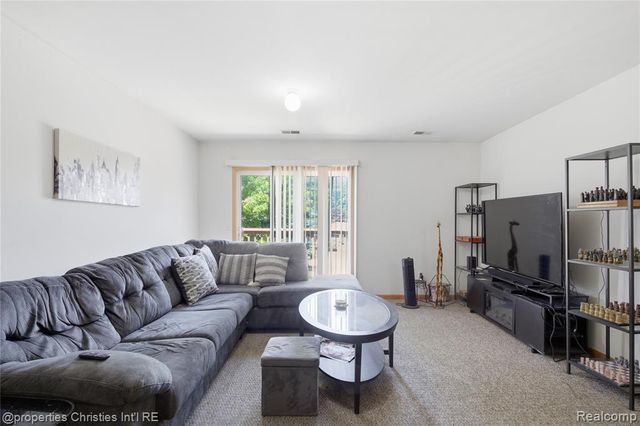 2136 Frazho Road, Warren, MI 48091