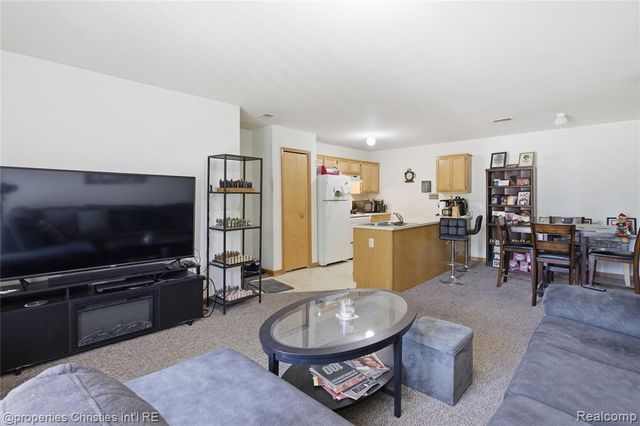 2136 Frazho Road, Warren, MI 48091