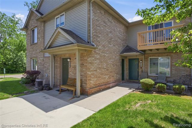 2136 Frazho Road, Warren, MI 48091