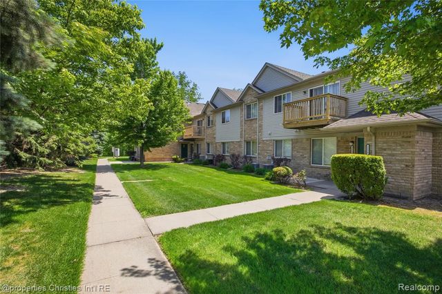 2136 Frazho Road, Warren, MI 48091