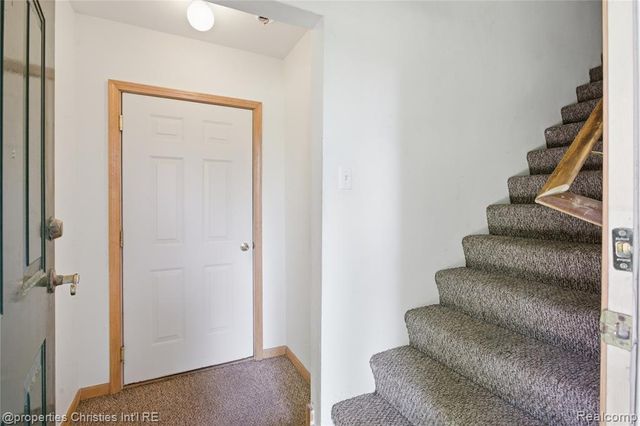 2136 Frazho Road, Warren, MI 48091