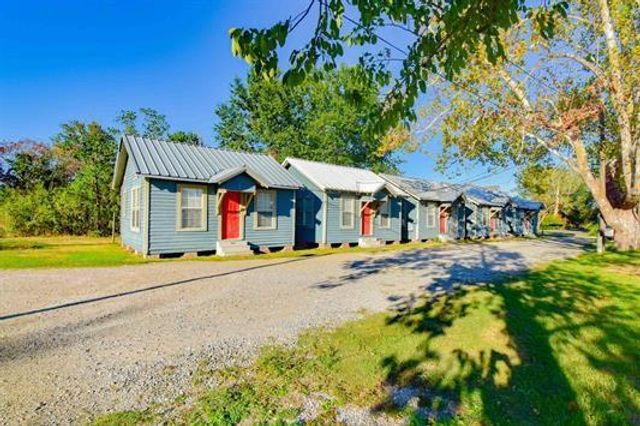 210 College St, Orange, TX 77630