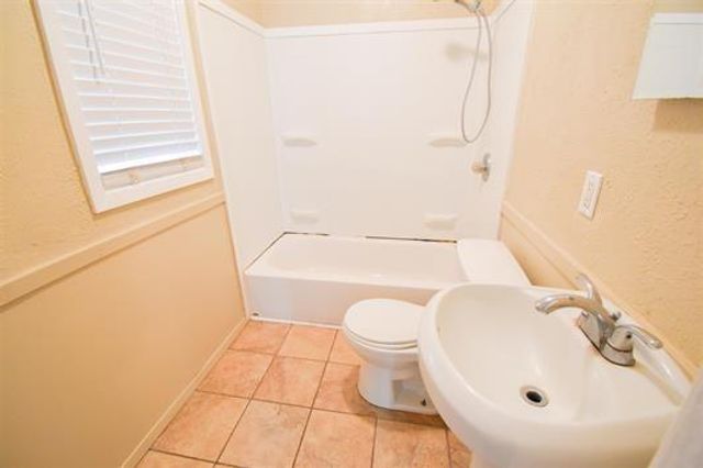 210 College St, Orange, TX 77630