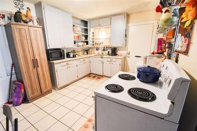 210 College St, Orange, TX 77630