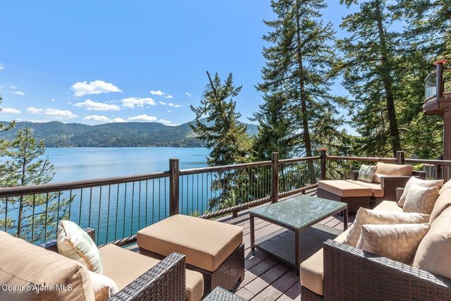 11004 N Rock Cliff Ct, Hayden, ID 83835