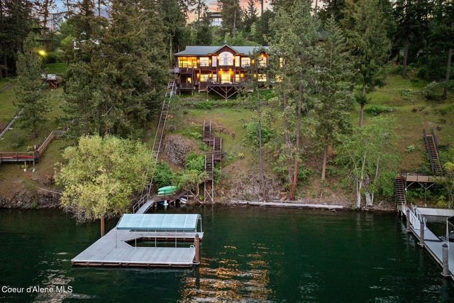 11004 N Rock Cliff Ct, Hayden, ID 83835