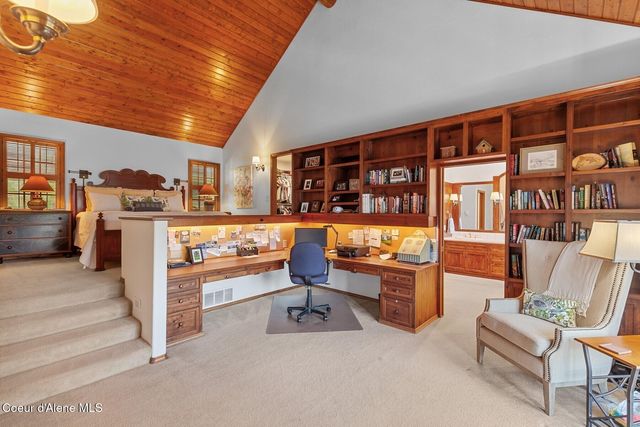 11004 N Rock Cliff Ct, Hayden, ID 83835