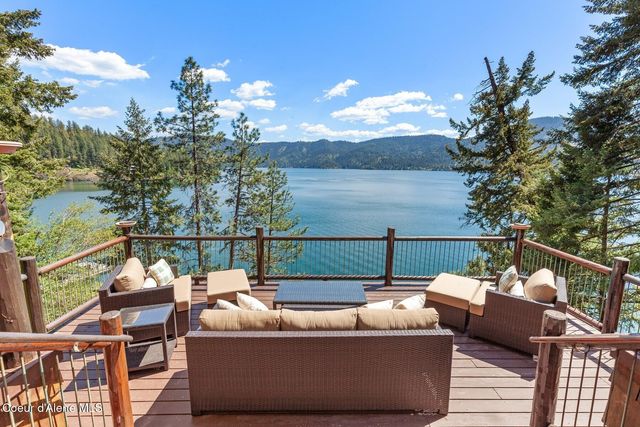 11004 N Rock Cliff Ct, Hayden, ID 83835
