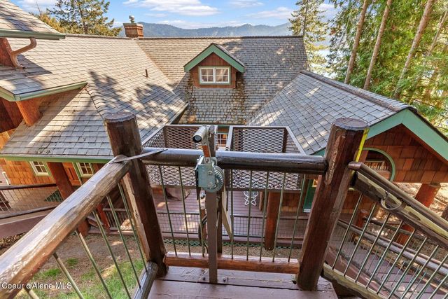 11004 N Rock Cliff Ct, Hayden, ID 83835
