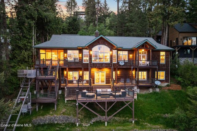 11004 N Rock Cliff Ct, Hayden, ID 83835