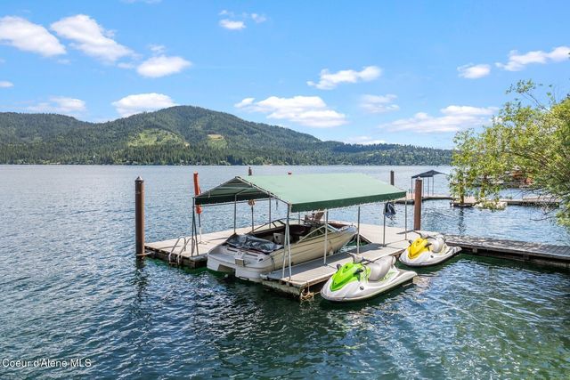 11004 N Rock Cliff Ct, Hayden, ID 83835