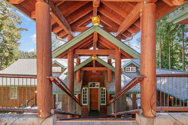 11004 N Rock Cliff Ct, Hayden, ID 83835