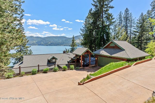 11004 N Rock Cliff Ct, Hayden, ID 83835