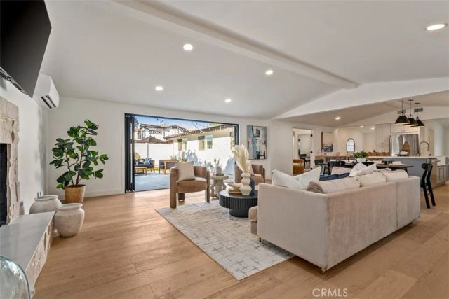 3107 Gibraltar, Costa Mesa, CA 92626
