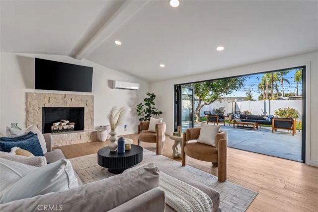 3107 Gibraltar, Costa Mesa, CA 92626
