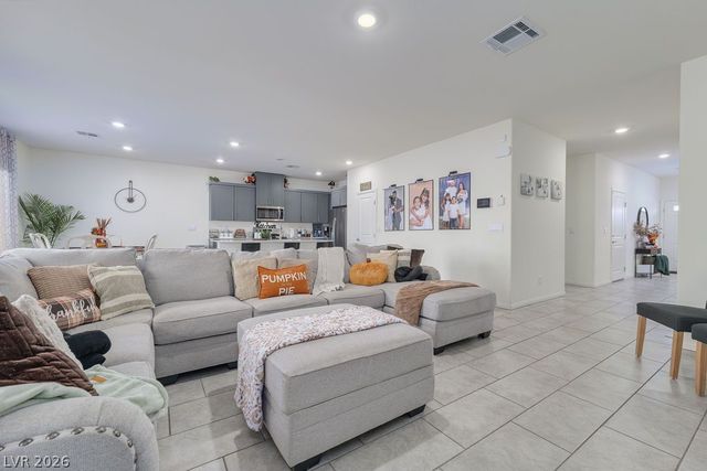 6135 Larimar Gold Street, North Las Vegas, NV 89115