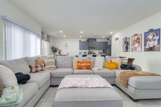 6135 Larimar Gold Street, North Las Vegas, NV 89115