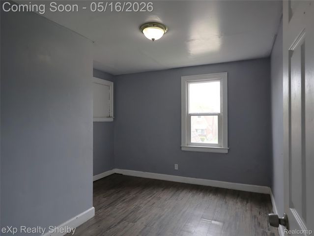 15008 Strathmoor Street, Detroit, MI 48227