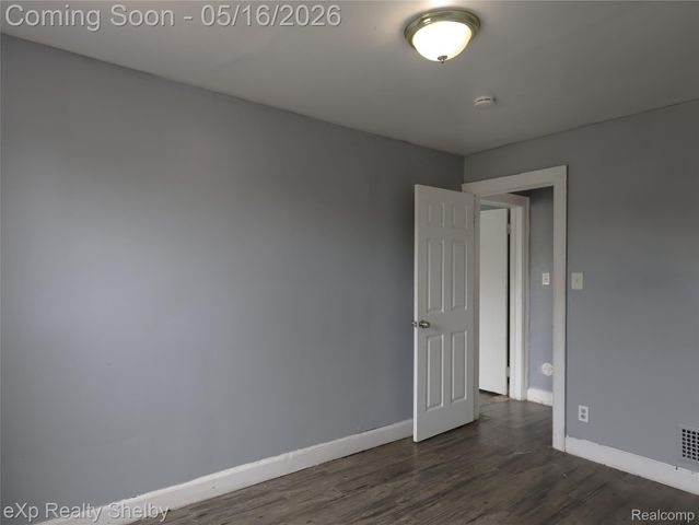 15008 Strathmoor Street, Detroit, MI 48227