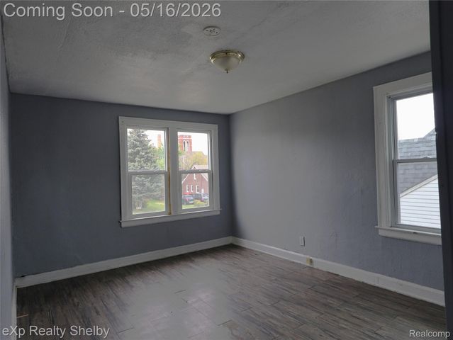 15008 Strathmoor Street, Detroit, MI 48227