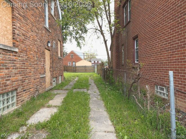 15008 Strathmoor Street, Detroit, MI 48227