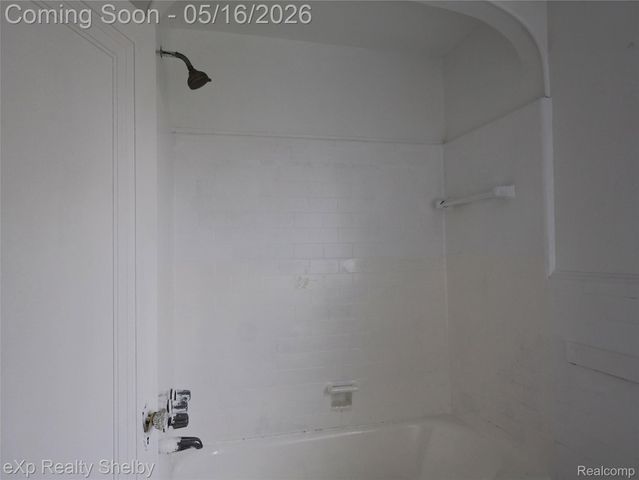15008 Strathmoor Street, Detroit, MI 48227