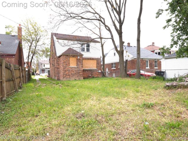 15008 Strathmoor Street, Detroit, MI 48227