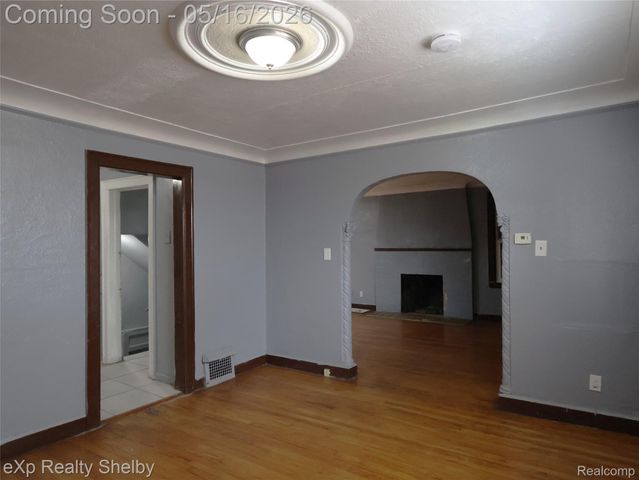 15008 Strathmoor Street, Detroit, MI 48227