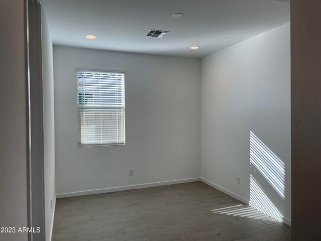 17401 W RED FOX Road, Surprise, AZ 85387