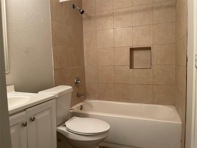 7886 Locksley Road, Houston, TX 77078