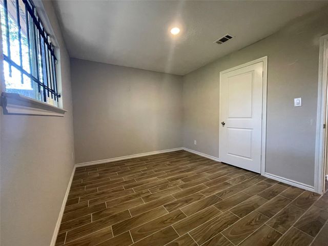 7886 Locksley Road, Houston, TX 77078