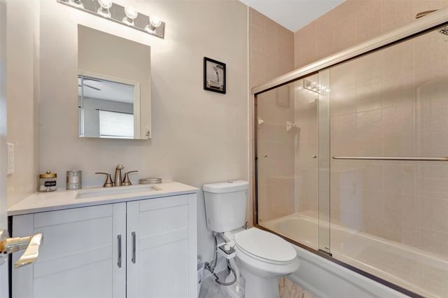 16516 SW 39th St, Miramar, FL 33027