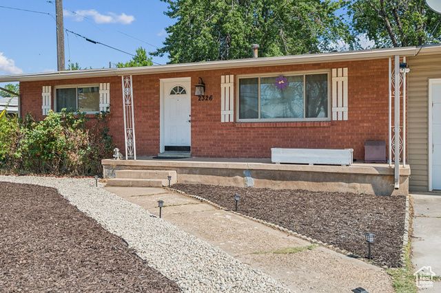 2326 W 4400 S, Roy, UT 84067