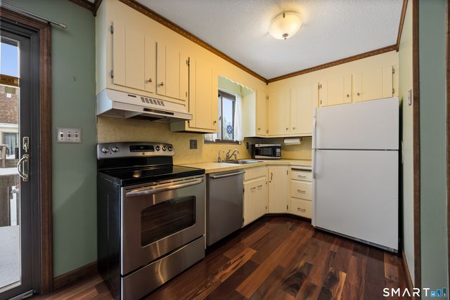 820 Matthews Street 19, Bristol, CT 06010