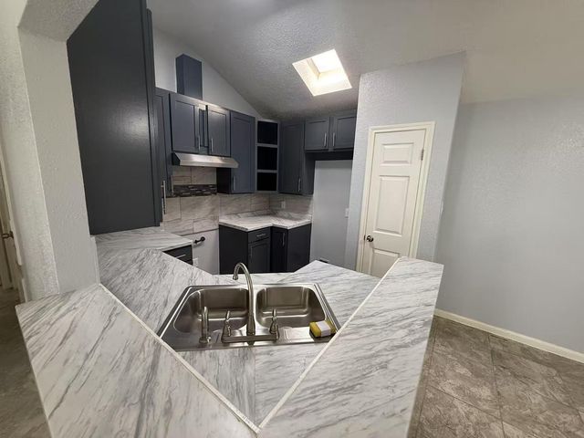 5719 Lycomb Drive, Houston, TX 77053