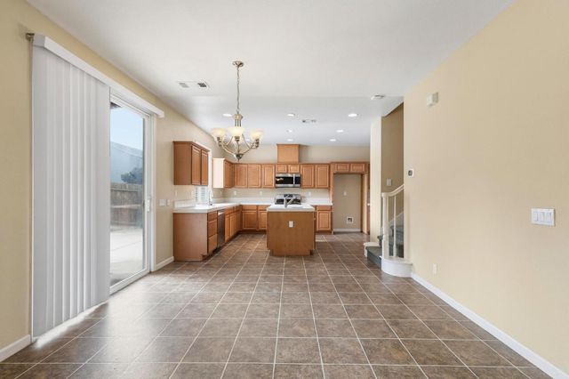 1012 Beymer Loop, Yuba City, CA 95991