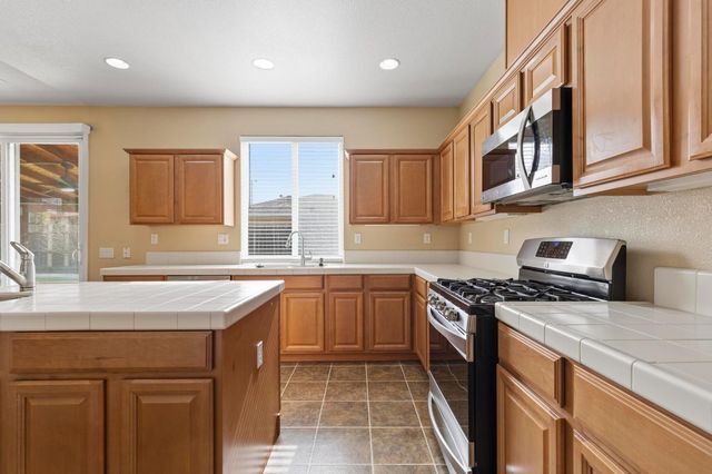 1012 Beymer Loop, Yuba City, CA 95991