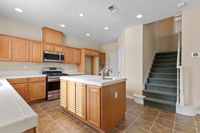 1012 Beymer Loop, Yuba City, CA 95991