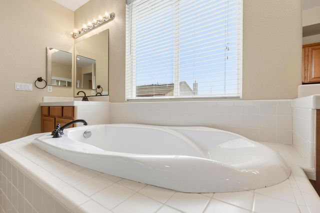 1012 Beymer Loop, Yuba City, CA 95991