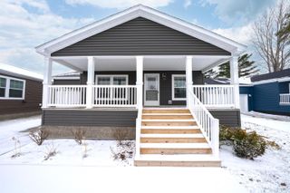 2760 Naples Court, Lapeer, MI 48446