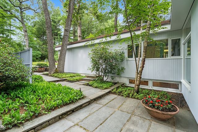 32 Moon Hill Road, Lexington, MA 02421