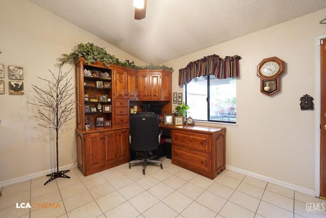 3604 Mehgan Avenue, Bakersfield, CA 93312