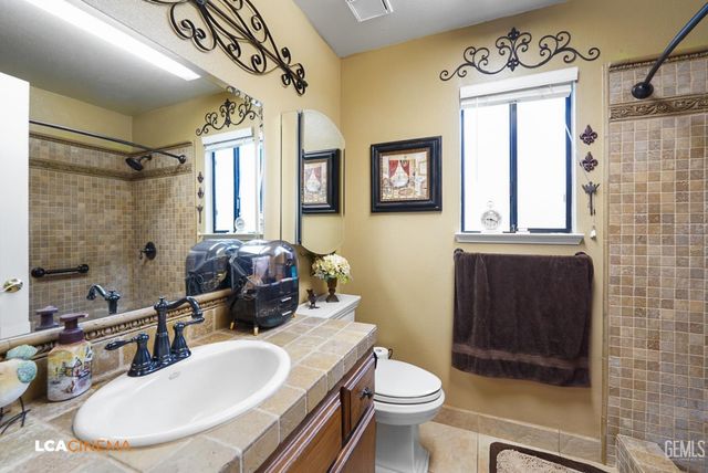 3604 Mehgan Avenue, Bakersfield, CA 93312