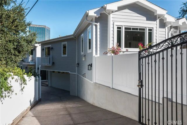 3698 Fredonia Drive, Los Angeles, CA 90068