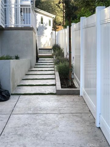 3698 Fredonia Drive, Los Angeles, CA 90068