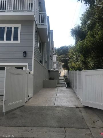 3698 Fredonia Drive, Los Angeles, CA 90068
